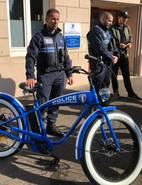 LA POLICE ROULE EN FITCH BIKE